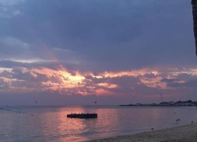 ساحل مرجان کیش ، قدم زدن کنار خلیج فارس ساحل مرجان کیش ، قدم زدن کنار خلیج فارس